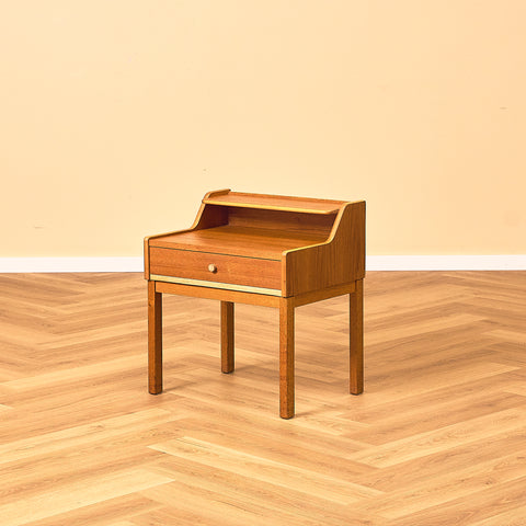 Svenskt sängbord i teak