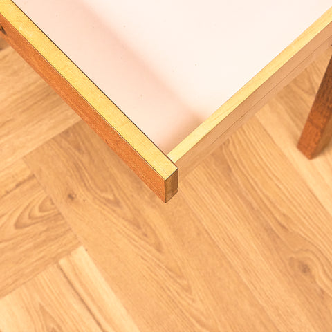 Svenskt sängbord i teak