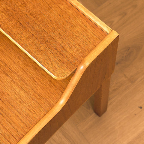 Svenskt sängbord i teak