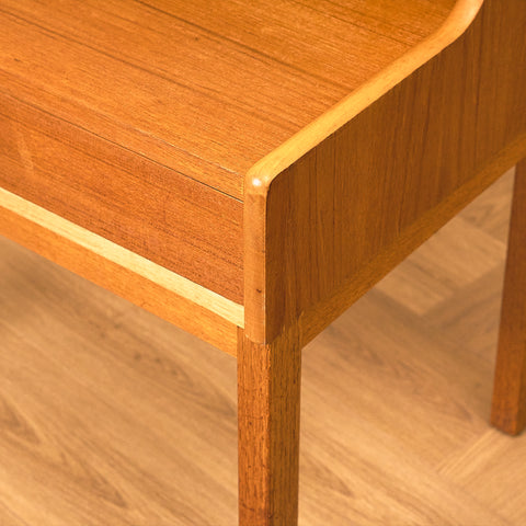 Svenskt sängbord i teak