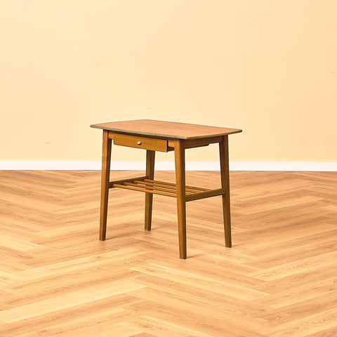 Svenskt sängbord i bok och teak