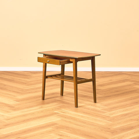 Svenskt sängbord i bok och teak