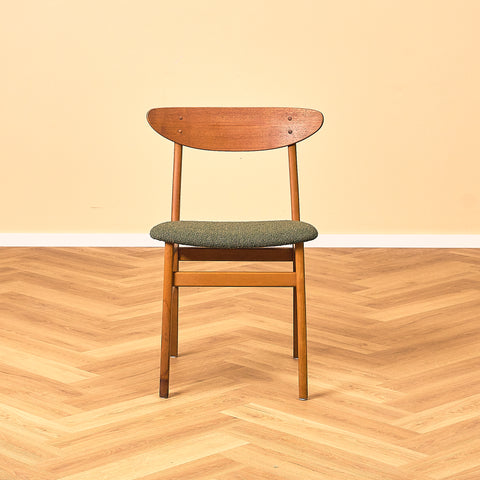 Matstolar i teak och bok av Farstrup, modell 210