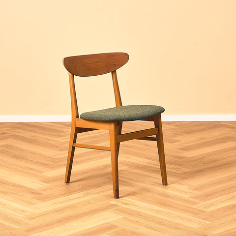 Matstolar i teak och bok av Farstrup, modell 210