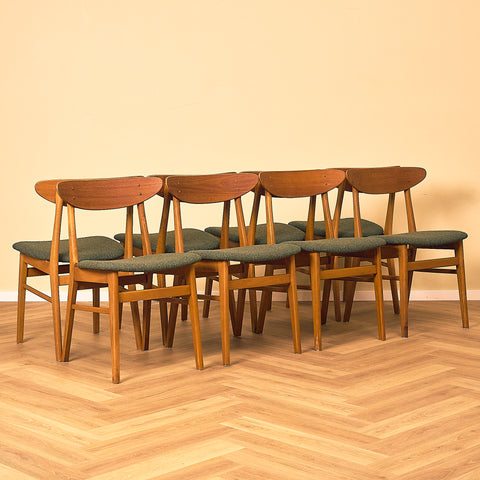 Matstolar i teak och bok av Farstrup, modell 210