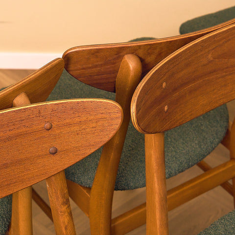 Matstolar i teak och bok av Farstrup, modell 210