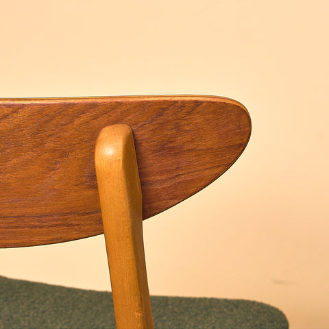 Matstolar i teak och bok av Farstrup, modell 210