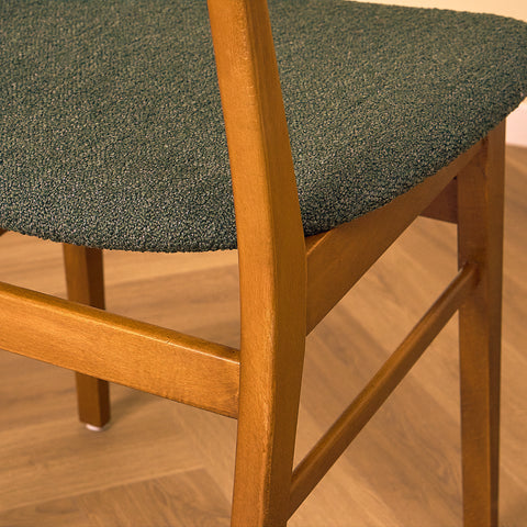 Matstolar i teak och bok av Farstrup, modell 210