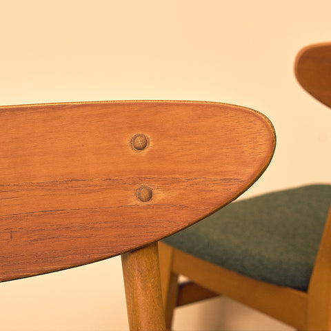 Matstolar i teak och bok av Farstrup, modell 210