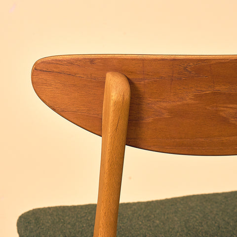 Matstolar i teak och bok av Farstrup, modell 210