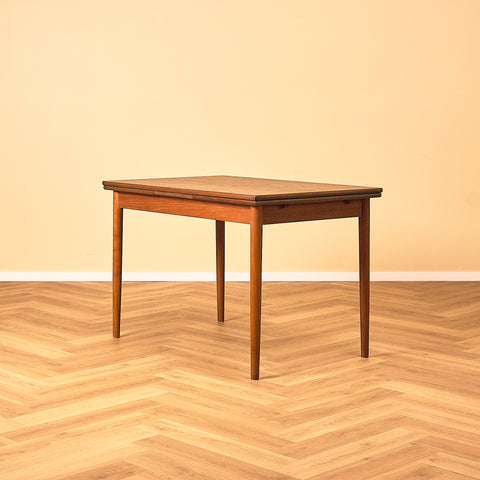 Danskt matbord i teak
