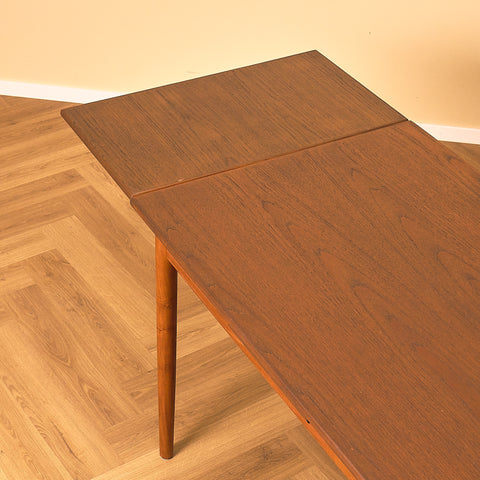 Danskt matbord i teak