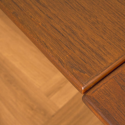 Danskt matbord i teak