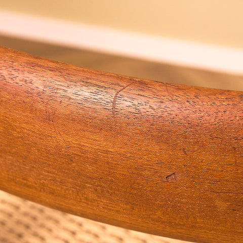 Danska matstolar i massiv teak av Niels Otto Møller för J.L. Møllers, modell 75