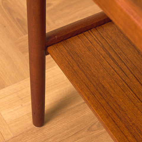 Danskt sidobord i teak