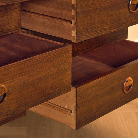 Santos Rosewood Chest of Drawers with Eight Drawers