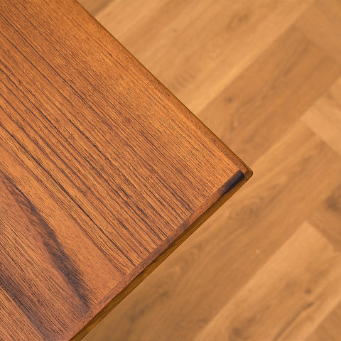 Danskt matbord i teak