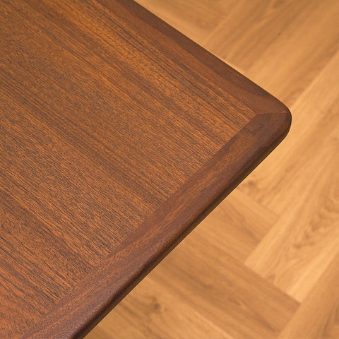 Danskt matbord i teak