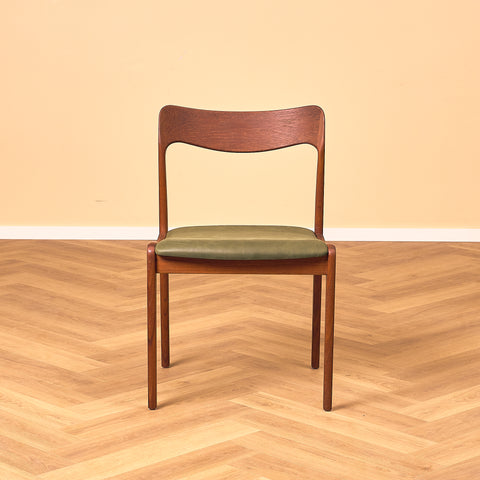 Danish set of 8 dining chairs in teak
