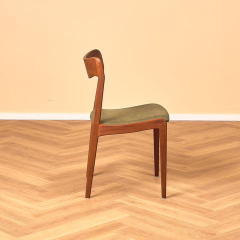 Danish set of 8 dining chairs in teak