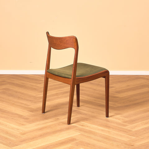 Danish set of 8 dining chairs in teak