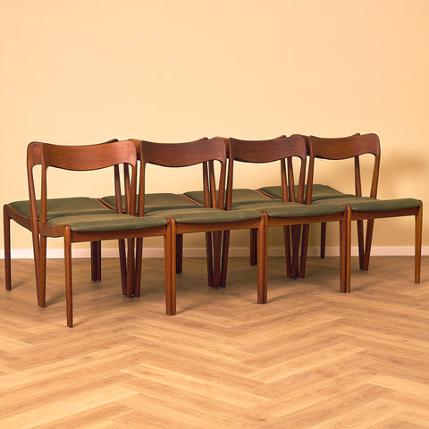Danish set of 8 dining chairs in teak