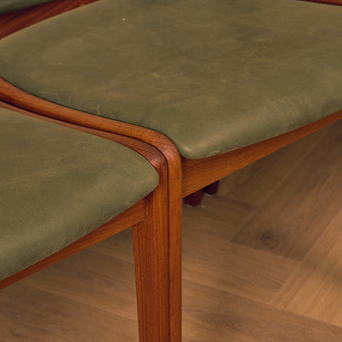 Danish set of 8 dining chairs in teak
