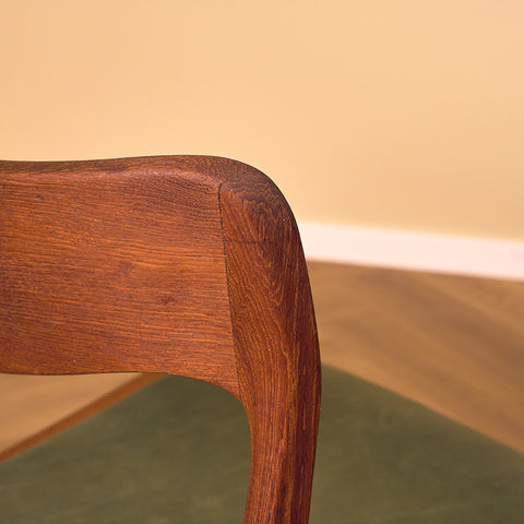 Danish set of 8 dining chairs in teak