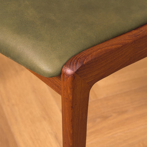 Danish set of 8 dining chairs in teak