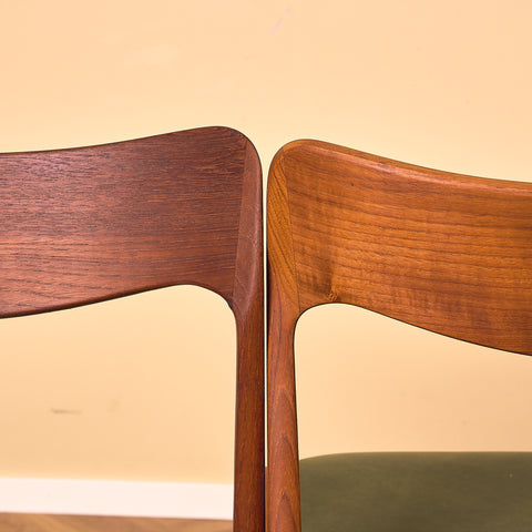 Danish set of 8 dining chairs in teak
