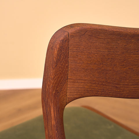 Danish set of 8 dining chairs in teak