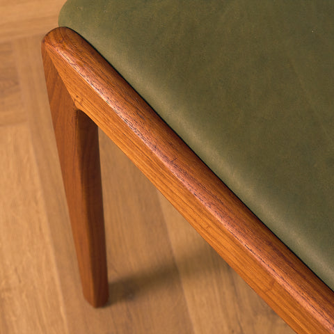 Danish set of 8 dining chairs in teak