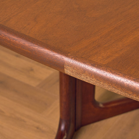 Danish oval dining table in mahogany by Skovby