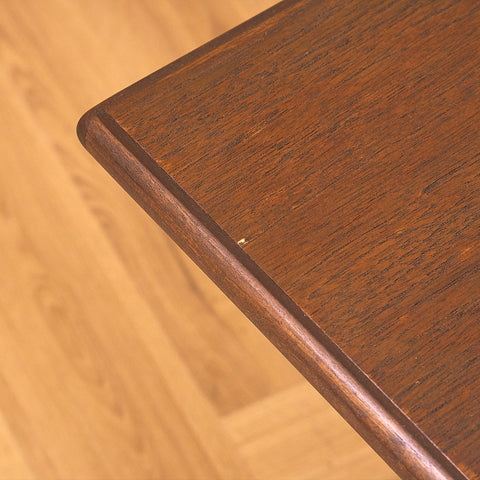 Svenskt soffbord i teak och valnöt