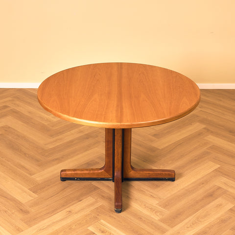 Danish round dining table in cherry