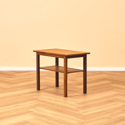 Svenskt sidobord i teak