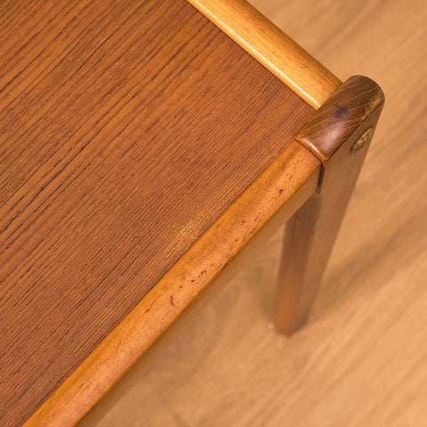 Danskt sidobord i teak av BRDR Fubro, Spøttrup