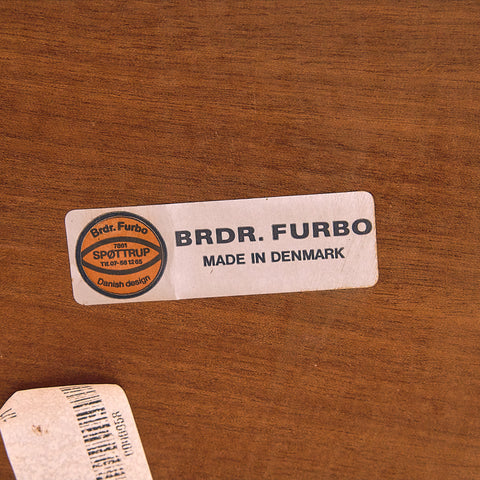 Danskt sidobord i teak av BRDR Fubro, Spøttrup