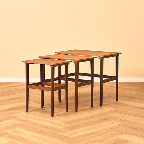 Satsbord i teak