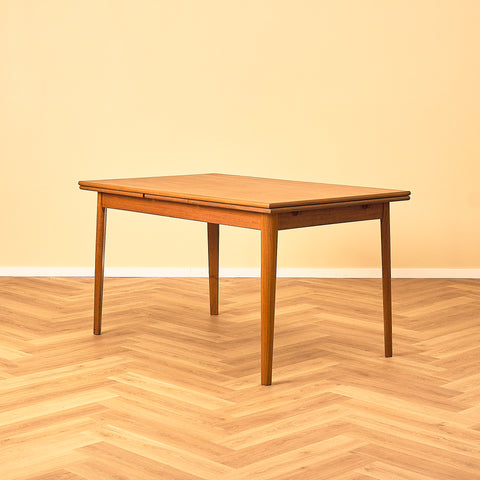 Danish dining table in teak