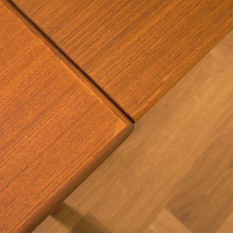 Danish dining table in teak