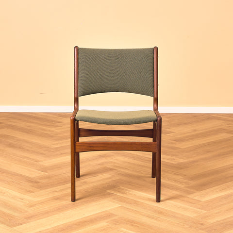 Danish dining chairs in walnut by Erik Buch for Anderstrup Møbelfabrik, model 89