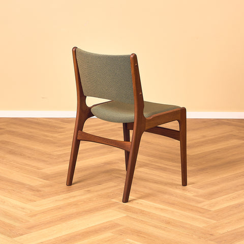 Danish dining chairs in walnut by Erik Buch for Anderstrup Møbelfabrik, model 89