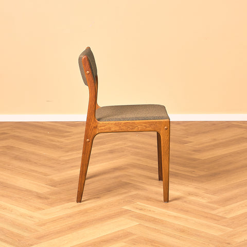 Danish dining chairs in oak by Johannes Andersen for Uldum Mobelfabrk