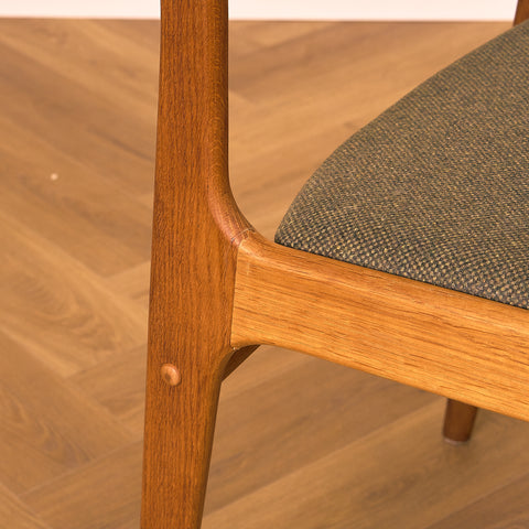 Danish dining chairs in oak by Johannes Andersen for Uldum Mobelfabrk