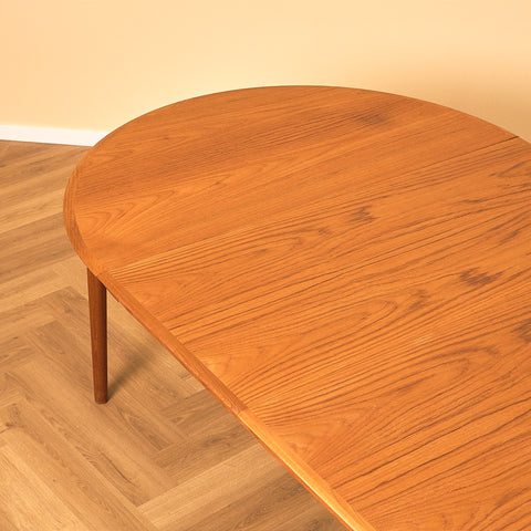 Danskt runt matbord i teak