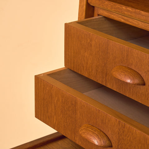 Swedish bookshelf in teak by AB Hovmantorps Möbelfabrik