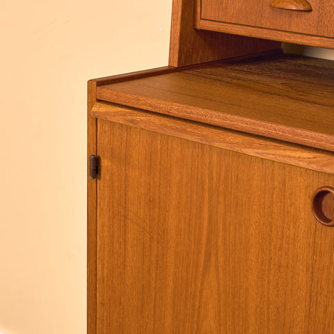 Swedish bookshelf in teak by AB Hovmantorps Möbelfabrik