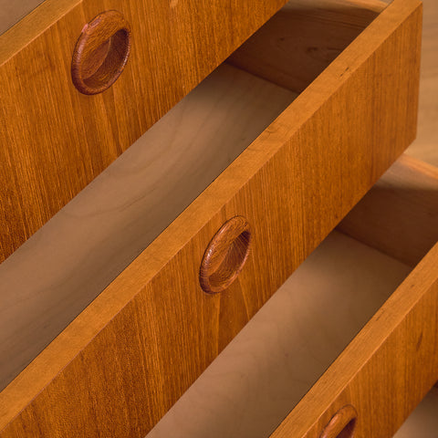 Swedish bookshelf in teak by AB Hovmantorps Möbelfabrik
