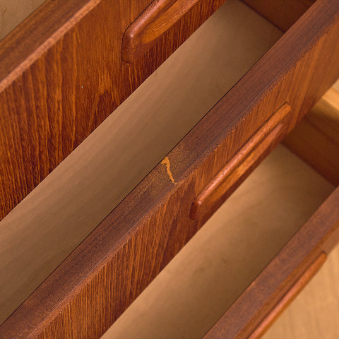 Dansk byrå i teak i Kai Winding-stil
